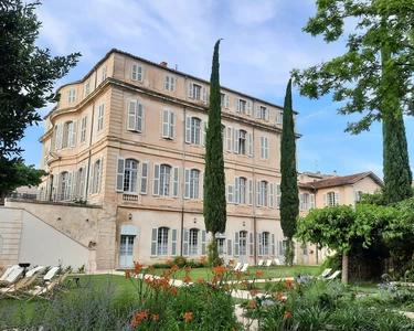 Château de Mazan en Vaucluse  © Ripert