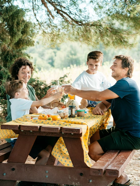 Famille installée en Vaucluse  © O'Brien