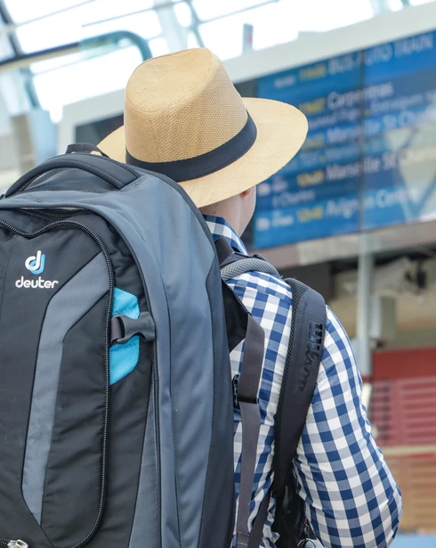 Voyageurs en gare d'Avignon  © Hocquel