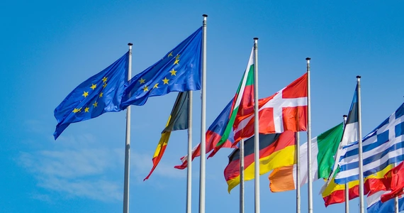 Drapeaux  © Pixabay